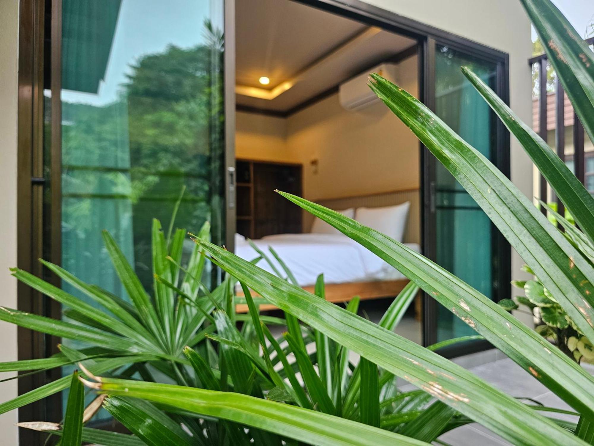 Bang Po Hut Hotel Ban Bang Po Екстериор снимка