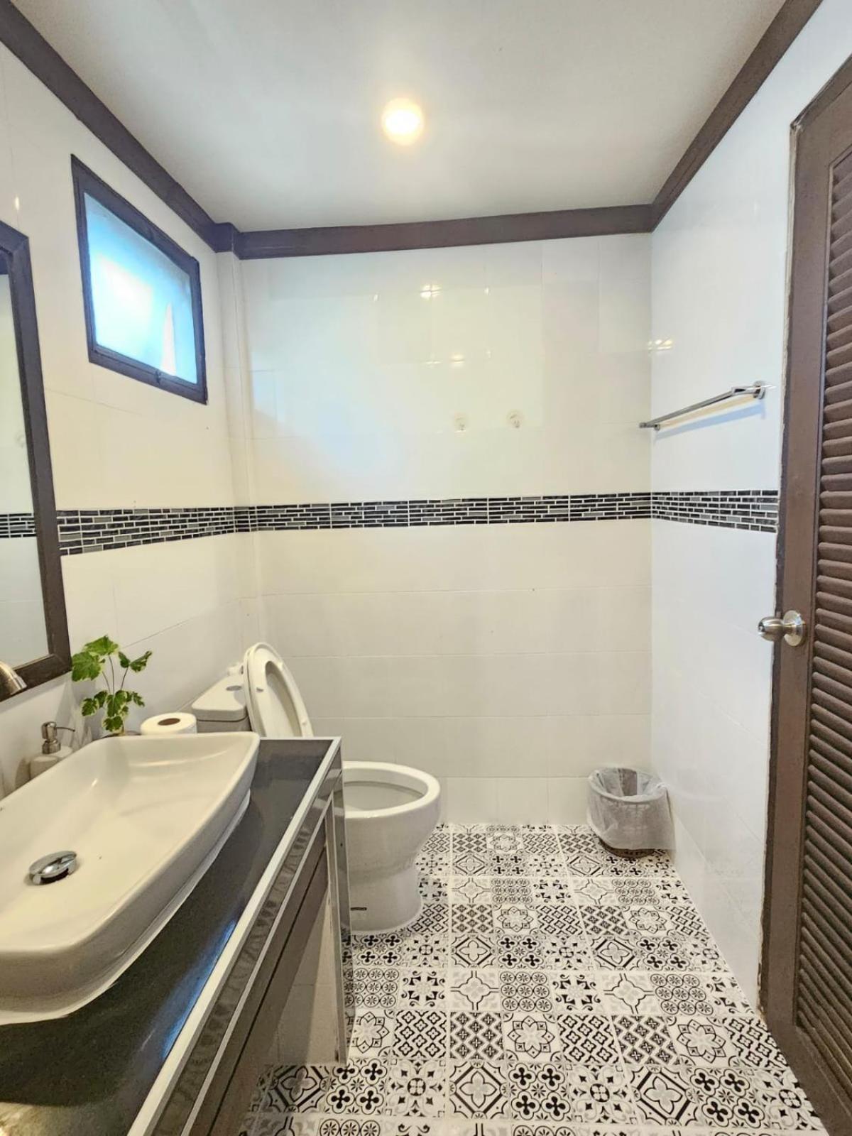 Bang Po Hut Hotel Ban Bang Po Екстериор снимка