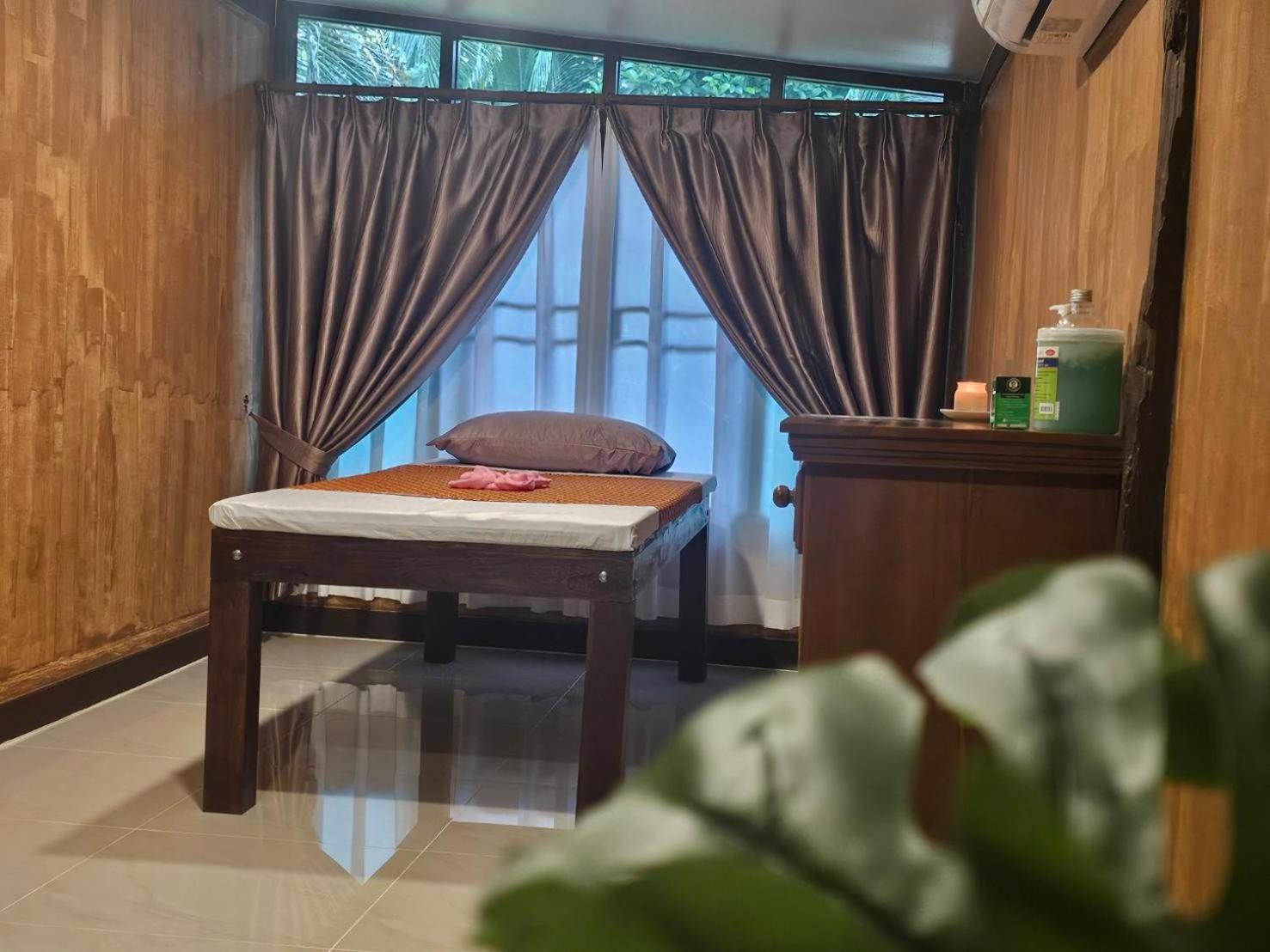 Bang Po Hut Hotel Ban Bang Po Екстериор снимка