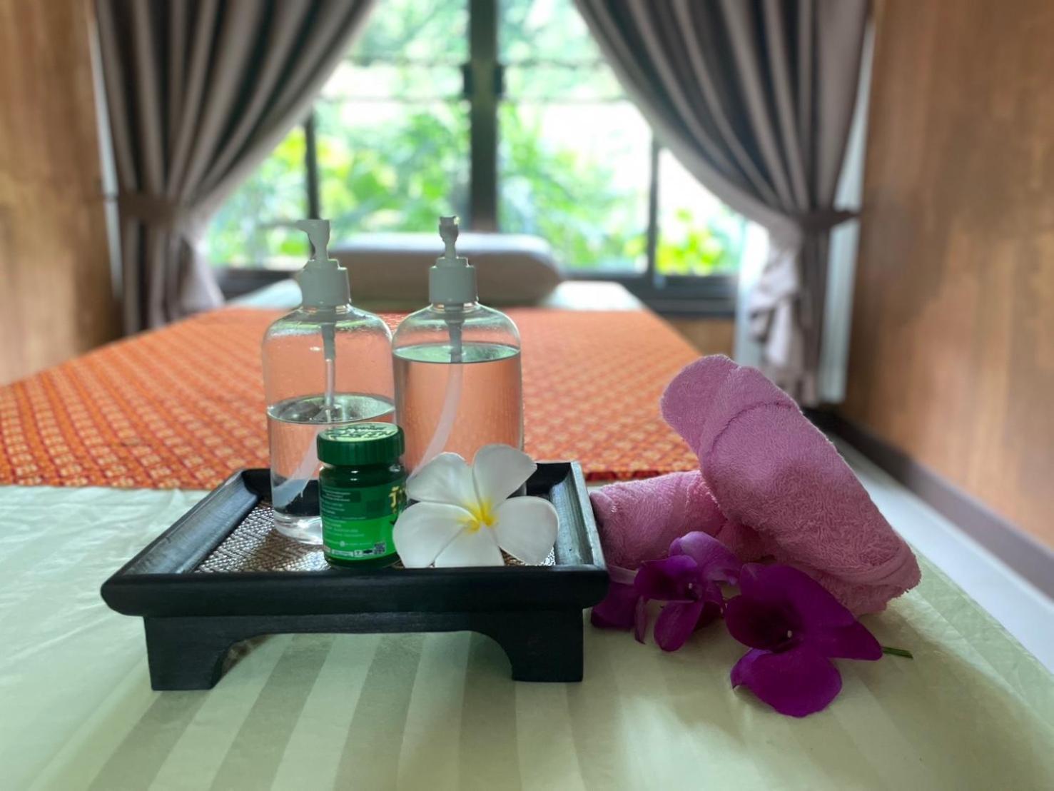 Bang Po Hut Hotel Ban Bang Po Екстериор снимка