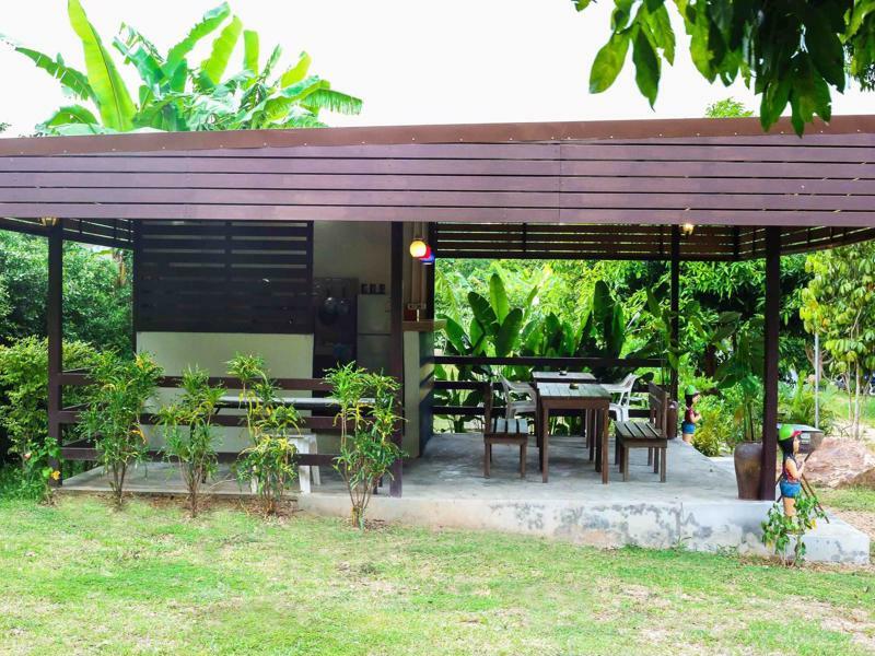 Bang Po Hut Hotel Ban Bang Po Екстериор снимка